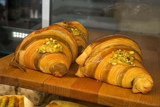#1 Montmartre Pastries & Chocolate Food Tour with 6+ Tastings - Sacré-Cœur moments without the chaos