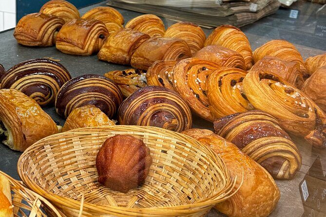 #1 Montmartre Pastries & Chocolate Food Tour with 6+ Tastings - The tastings: how to pace yourself and avoid a sugar crash