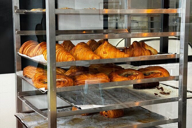 #1 Montmartre Pastries & Chocolate Food Tour with 6+ Tastings - Group size and guides: what max 8 really changes
