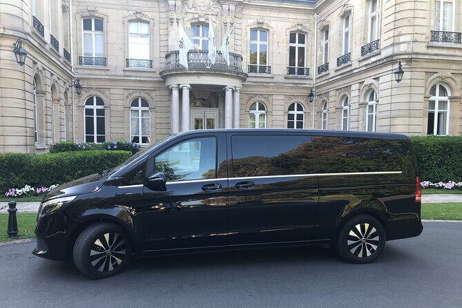 100% Champagne LOVER Tour:1 Iconic house visit+3 tastings & Lunch - Vineyards, panoramic views, and Epernays Champagne avenue