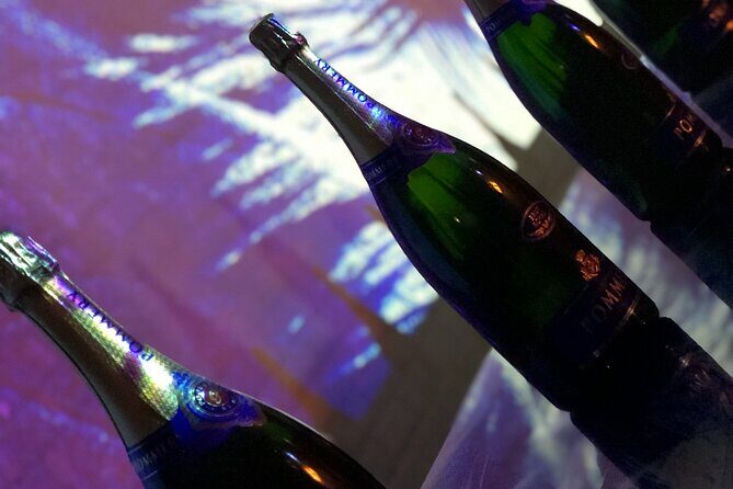 100% Champagne LOVER Tour:1 Iconic house visit+3 tastings & Lunch - Lunch at a gastronomic restaurant keeps the day civilized