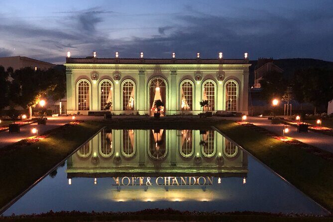 100% Champagne LOVER Tour:1 Iconic house visit+3 tastings & Lunch - The Mercedes transfers make the day work