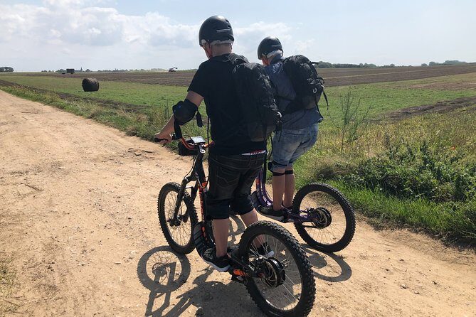 "100% emotion" ride on an all-terrain electric scooter - The 1 km initiation: obstacles, control, and safety that actually helps