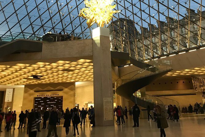 1:30 hours tour of Louvre museum - Who this tour suits best