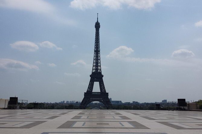 1st Day in Paris Discovery Private Tour: 'How-to' Orientation & Sightseeing Fun! - Montmartre With Time Limits (And How to Not Waste Them)