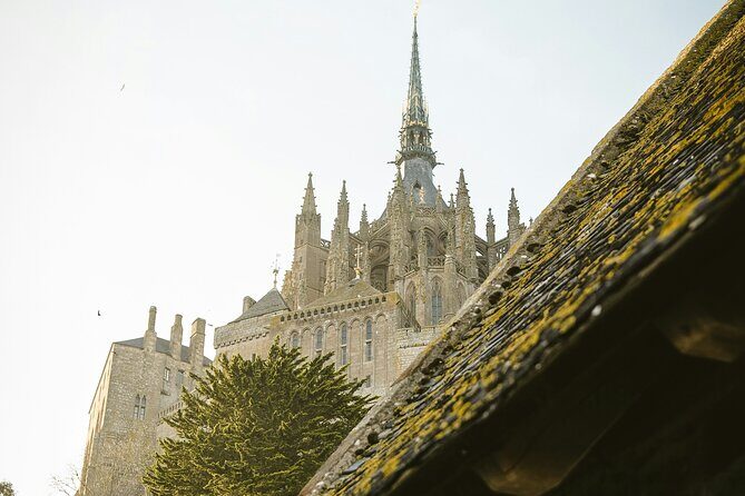 2 Hours Private Walking Tour of Mont Saint Michel - Private guide energy: Claire, Florence, and rain-proof storytelling