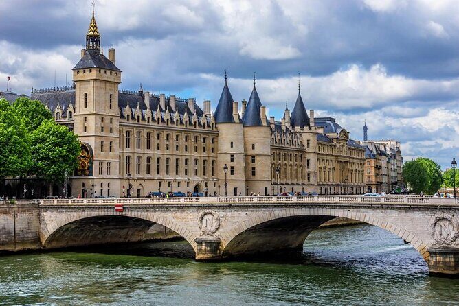 3in1 Notre Dame Tour plus Boat Cruise and Eiffel Tower History - Eiffel Tower History on Foot from Trocadéro to Port de la Bourdonnais