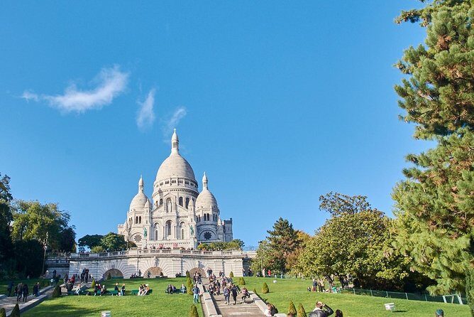4-hour private tour Montmartre & Marais - Ending near Blanche: plan your next hour with confidence
