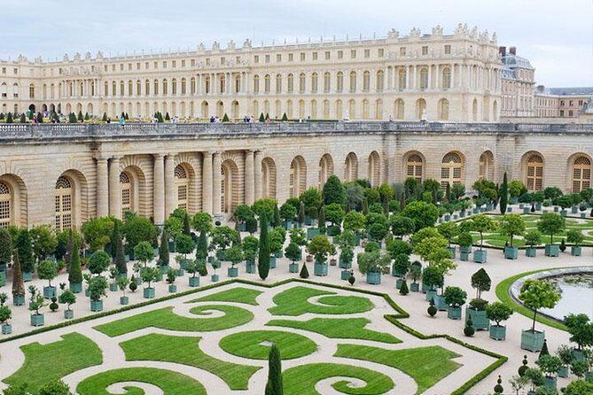 7-Day Taste of Central Europe from Paris: Germany, Netherlands, Belgium, Luxembourg and France - Day 1: Champagne in Reims and Luxembourg city on foot