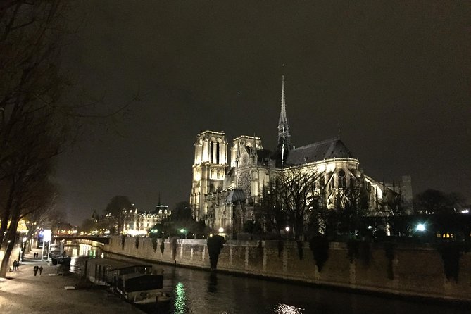 A City of Shadows: Dark Tales of Paris by Night - Key highlights at a glance