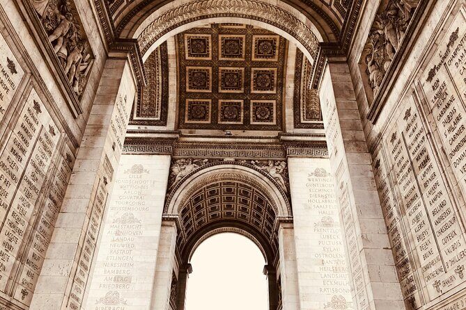 Admission to Arc de Triomphe and rooftop - Skip the line the smart way with your time slot