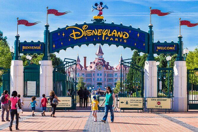 Airport Transfer Paris - Disneyland - Minivan 1-8 Passengers - Where your ride starts: CDG, Orly, Le Bourget, Beauvais, and hotel pick-ups
