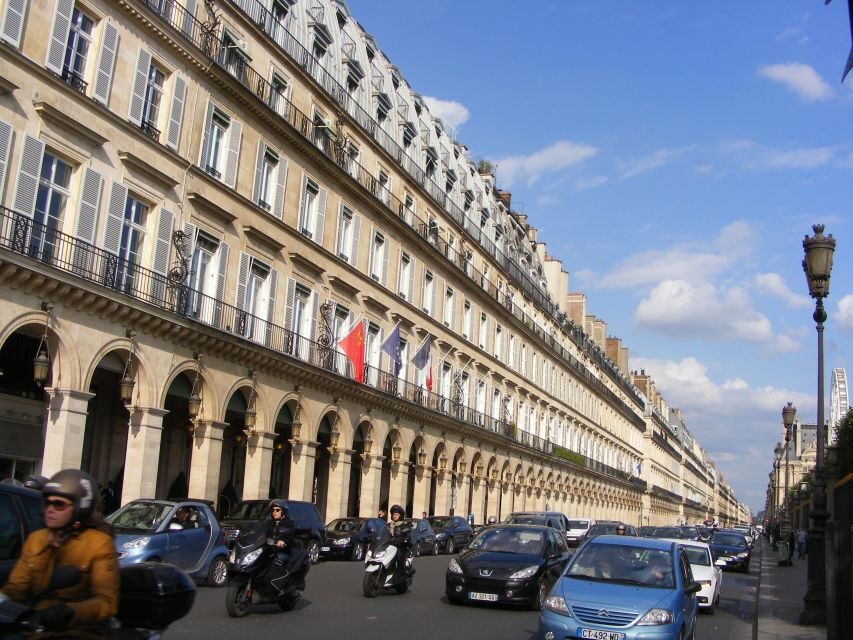 All Inclusive Private Car Tour of Paris - The real value: a chauffeur plus a live guide