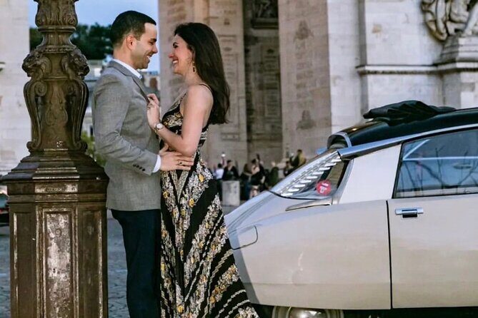 All of Paris Tour in a Vintage Open-Top French Car Citroen DS - Place Vendôme and the Eiffel Tower area: from luxury blocks to the most recognizable silhouette