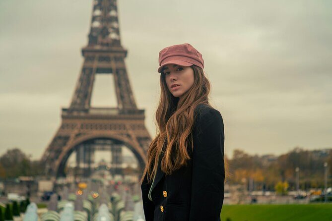 Around the Eiffel Tower Walking Tour with Selfie & Photoshoot - The guides: storytelling plus real photo help