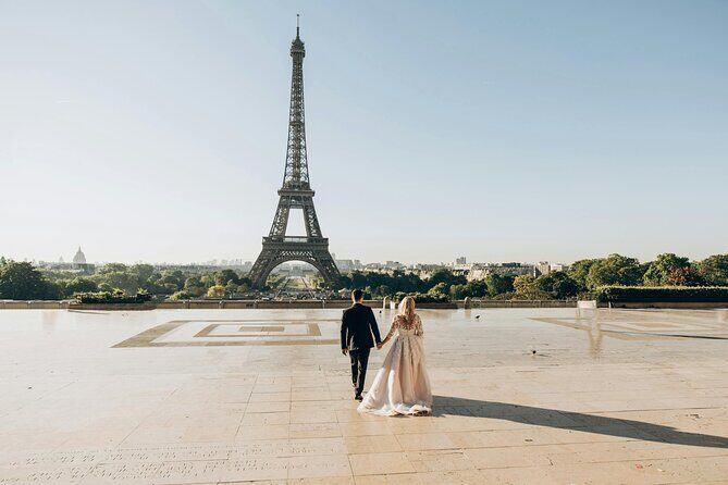 Around the Eiffel Tower Walking Tour with Selfie & Photoshoot - Who should book this, and who might not