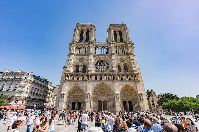 Arrival Transfer: Paris Airport CDG to Paris by Luxury Van - Meeting point and hours: what to expect at CDG