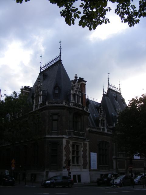 Art nouveau Paris tour - The Ceramic Hotel façade: where craft becomes the main character