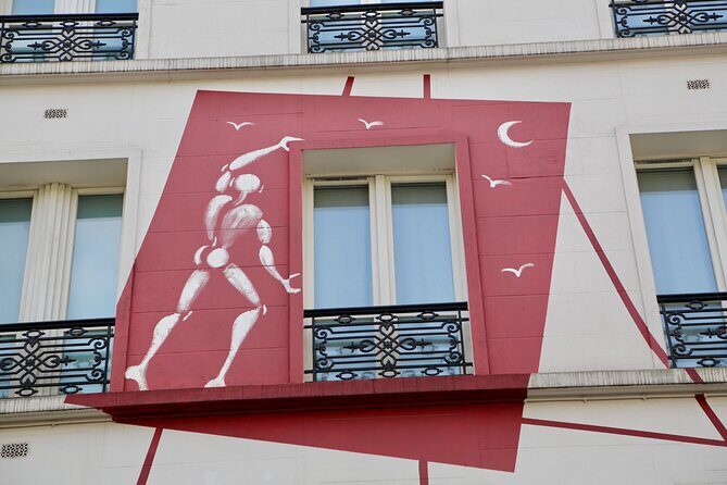 Artists in Montparnasse, smartphone audioguided tour - The Hotel for Surrealism and the Shift from Montmartre