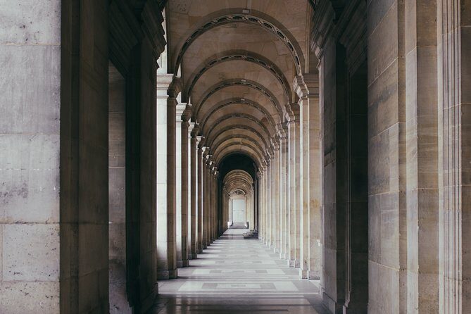 Bastille's Architecture & Artisans Self-Guided Walking Tour - Faubourg architecture details: Passage du Chantier and Fontaine de Charonne