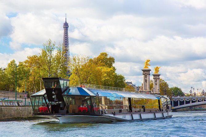 Bateaux Mouches Christmas Special Lunch Cruise in Paris - Key highlights you’ll actually care about