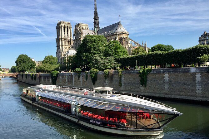 Bateaux Mouches Christmas Special Lunch Cruise in Paris - The Seine route: what you see between Musée d’Orsay and Pont Neuf