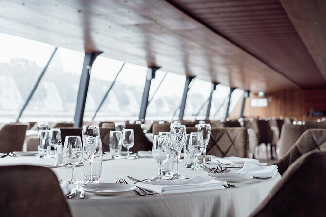 Bateaux Mouches Lunch Cruise on the Seine River in Paris - Your route: the Seine monuments lined up in a logical sweep