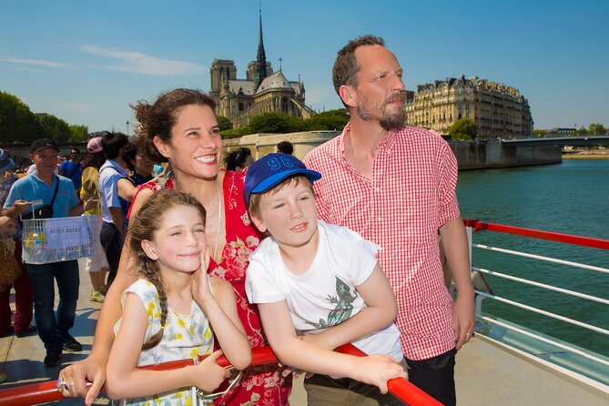 Bateaux Mouches Sightseeing Cruise in Paris with Champagne - Crowd Control and Timing: When It Feels Wonderful vs Chaotic