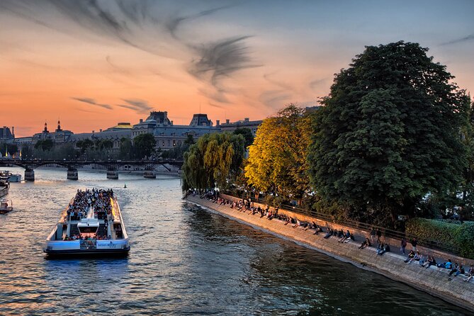 Bateaux Mouches Sightseeing Cruise in Paris with Champagne - Champagne Pickup and Boarding: Where Trips Go Smooth or Messy