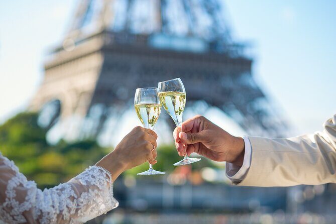 Bateaux Mouches Special Marriage Proposal Dinner Cruise in Paris - Should You Book It?