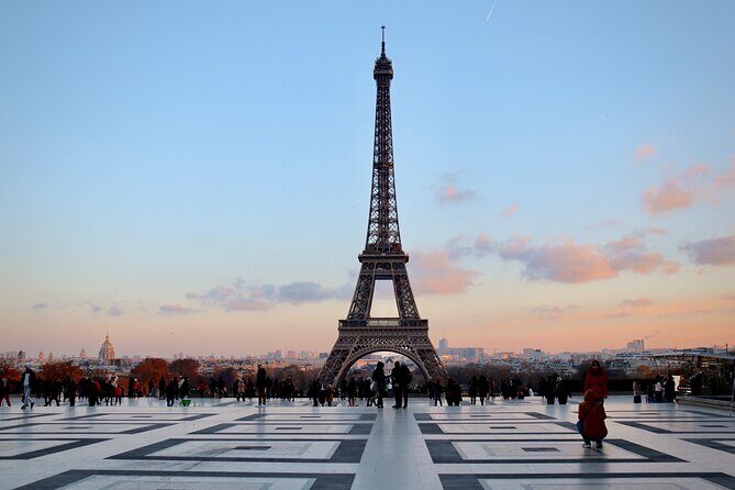 Best Bits of Paris: 40 Favorites Small-Group Walking & Metro Tour - Starting Outside Saint-Germain-des-Prés: Where the Tour Finds Its Footing