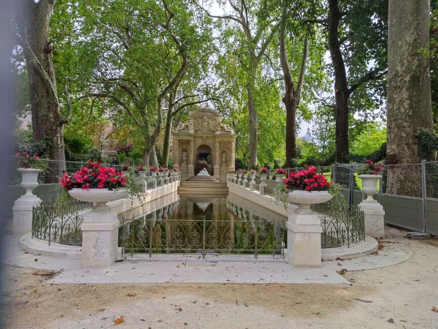 Best Bits of Paris: 40 Favourites Walking Tour 5 hours - Who should book this walk (and who should skip it)