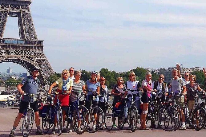 Best of Paris by Bike with a Local - The Louvre Pyramid photo stop: famous building, fast facts