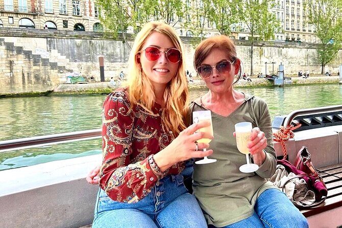 Best of Paris Tour with the Louvre, Eiffel Tower & Notre Dame - Getting ready: timing, bags, and walking comfort
