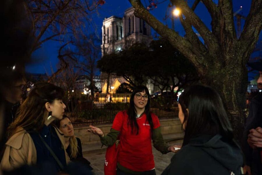 Boho Nights in Paris: A Magical Evening Tour - Strolling Paris after dark: what makes this tour click