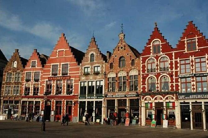 Bruges Day Tour from Paris by minivan - Bruges Art Route: where you get your bearings in the Historic Centre
