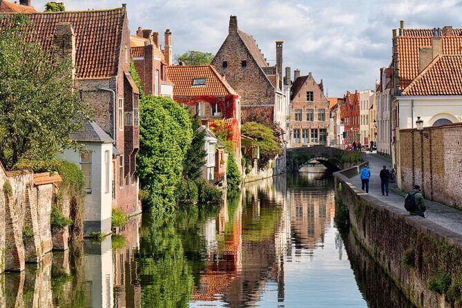 Bruges Highlights, Boat, Beer, Chocolate Day trip from Paris - Your Free Time Window: Shop, Snack, and Walk Back Into the City