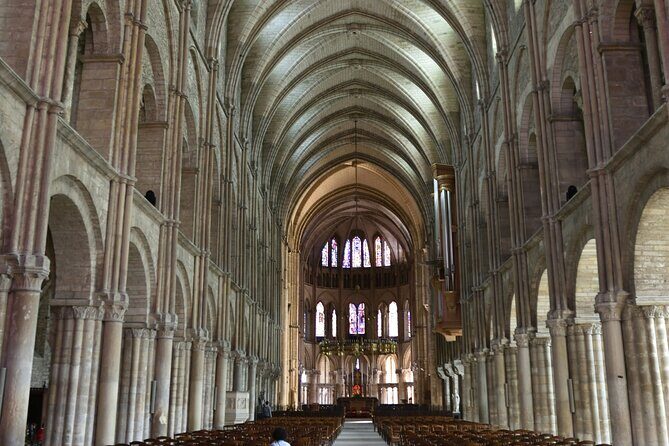 Cathedral of Notre Dame de Reims Self-Guided Tour with Mobile App - Going inside: using the map, images, and chapters to keep your bearings