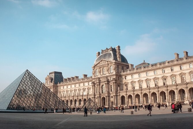 Central Paris Highlights Walking Tour - Rue de la Huchette: the warm-up stop with real street energy