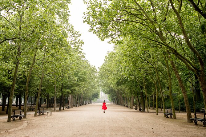 Central Paris Private Photo Session - Luxembourg Gardens: Palais du Luxembourg, green chairs, and a Pantheon peek