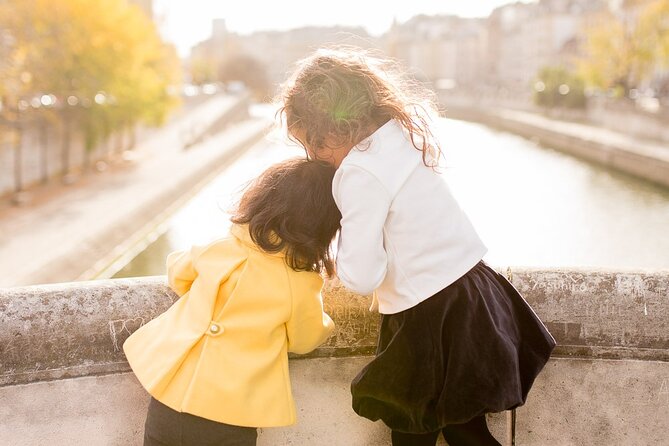 Central Paris Private Photo Session - Shoot-day reality: English coaching, comfort for camera-shy people, and simple prep
