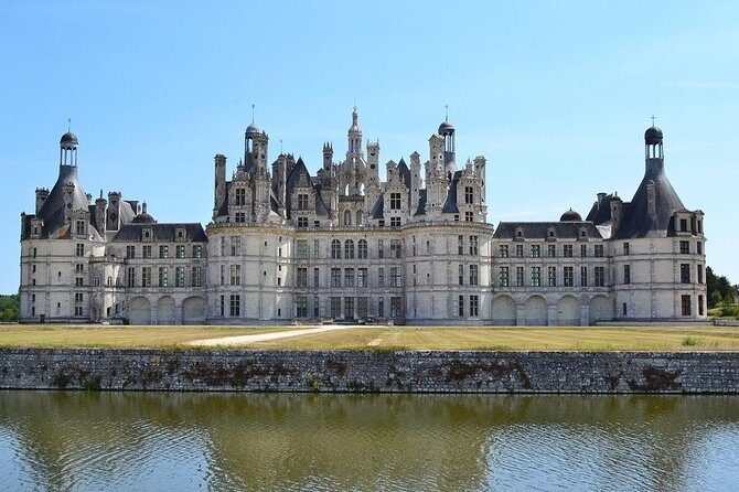 Champagne & Loire Valley Small Group Double Wine Day Tours - Loire Valley First: Chambord Castle With Audioguide + Vineyard Time