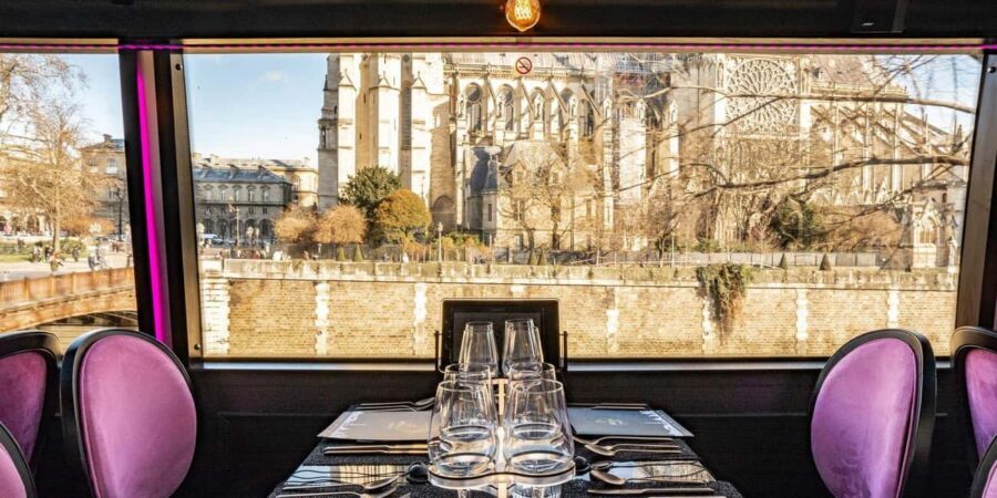 Champs Elysées Bus Toqué Lunch w/ a Glass of Champagne - Audio and video guide with 96 points: how to use it without getting lost
