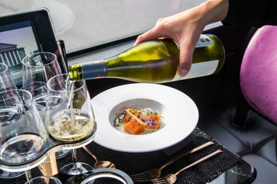 Champs Elysées Bus Toqué Lunch w/ a Glass of Champagne - Who this tour is best for (and who might not love it)