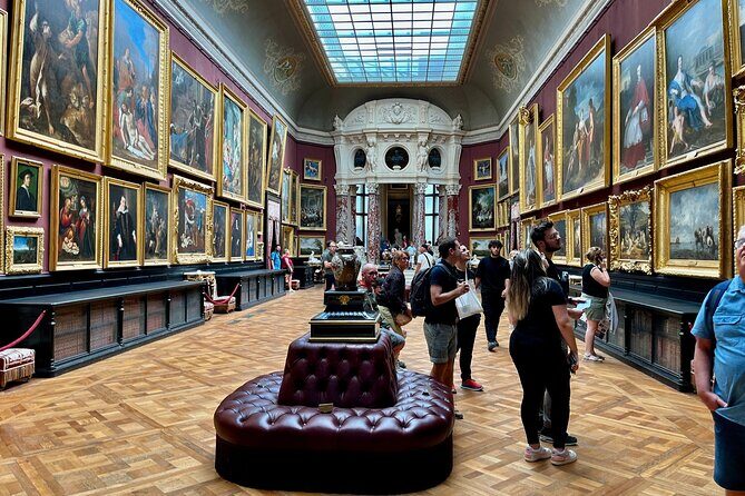 Chantilly Tour: Great Stables and Renaissance Meal from Paris - Chantilly gardens in three styles, plus what to watch for