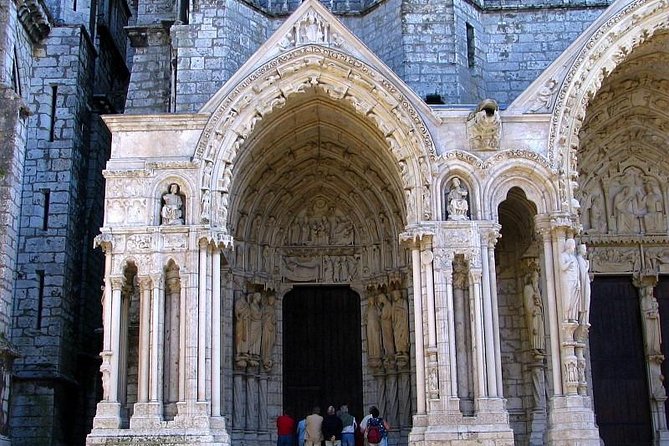 Chartres and Versailles Private Full-day tour - Two UNESCO sites, one efficient day plan