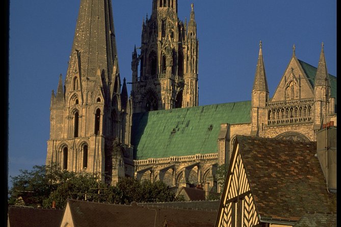 Chartres and Versailles Private Full-day tour - What makes the guide experience worth it