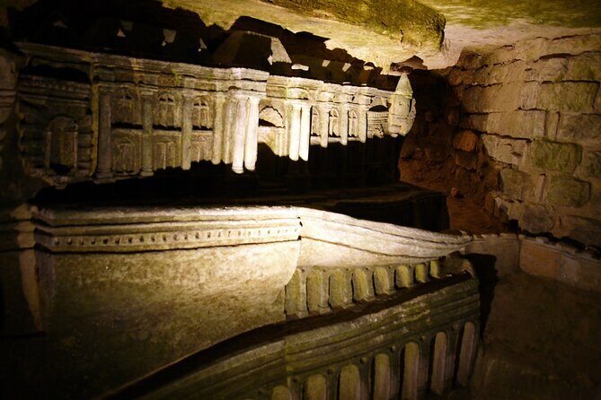 City Highlights Tour + Entry tickets for the Paris Catacombs - Guides who make the difference for kids (and why that matters)