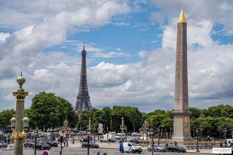 Classical and Monumental Paris Tour along the Seine River - National Assembly stop: monarchy, Republic, and a perfect reset