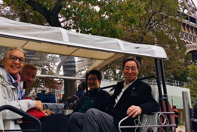Côté Seine Tour / duration 1h30 - from 1 to 6 passengers - Guide style matters: flexible pacing and kids-friendly energy
